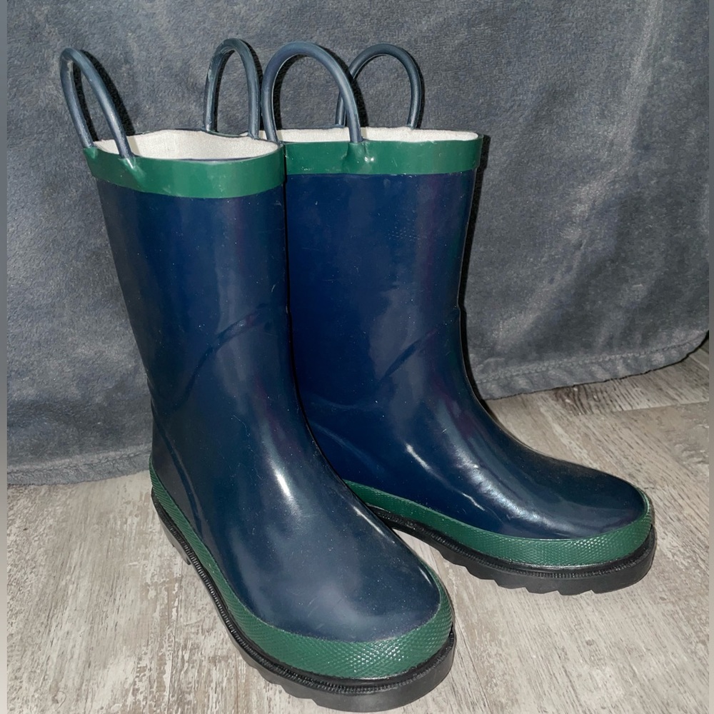 Used youth boots